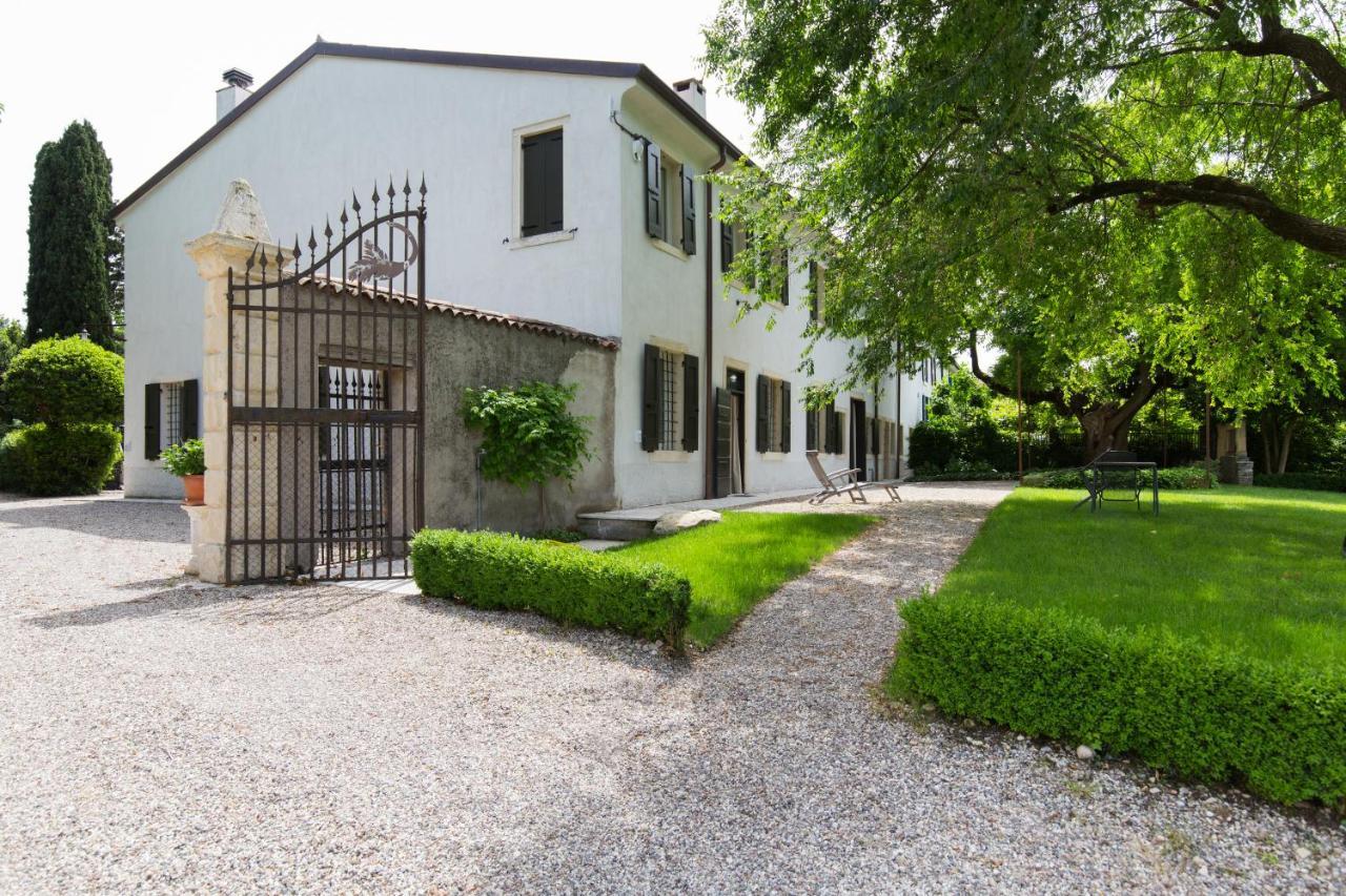 Villa Saccomani ซอมมาคัมปาญา ภายนอก รูปภาพ